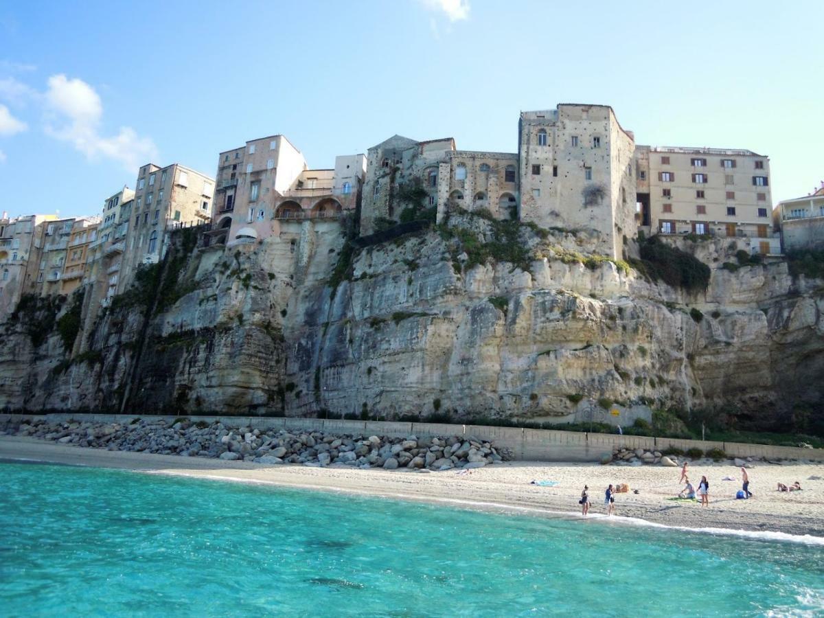 Апартаменти Astoria Tropea Centro Storico Екстер'єр фото