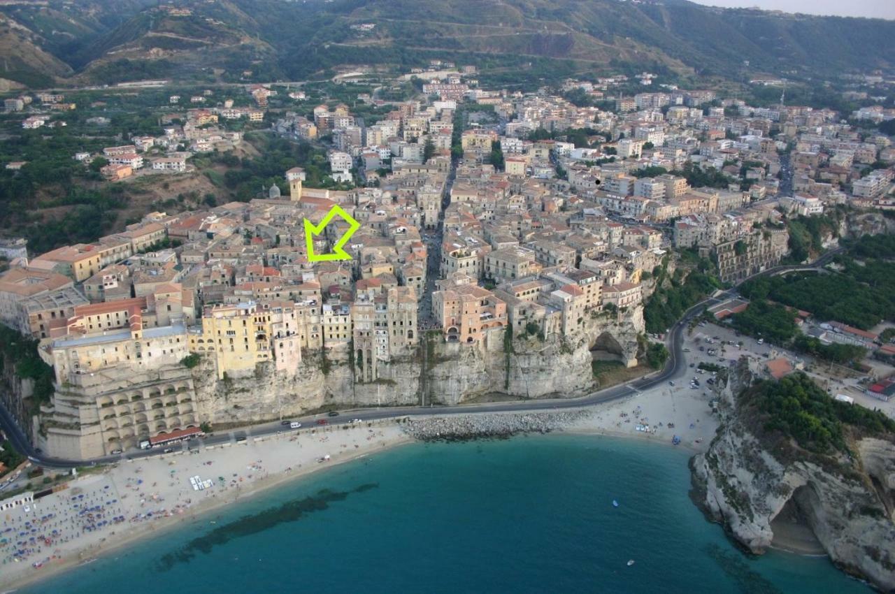 Апартаменти Astoria Tropea Centro Storico Екстер'єр фото