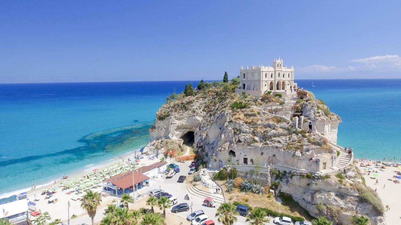 Апартаменти Astoria Tropea Centro Storico Екстер'єр фото